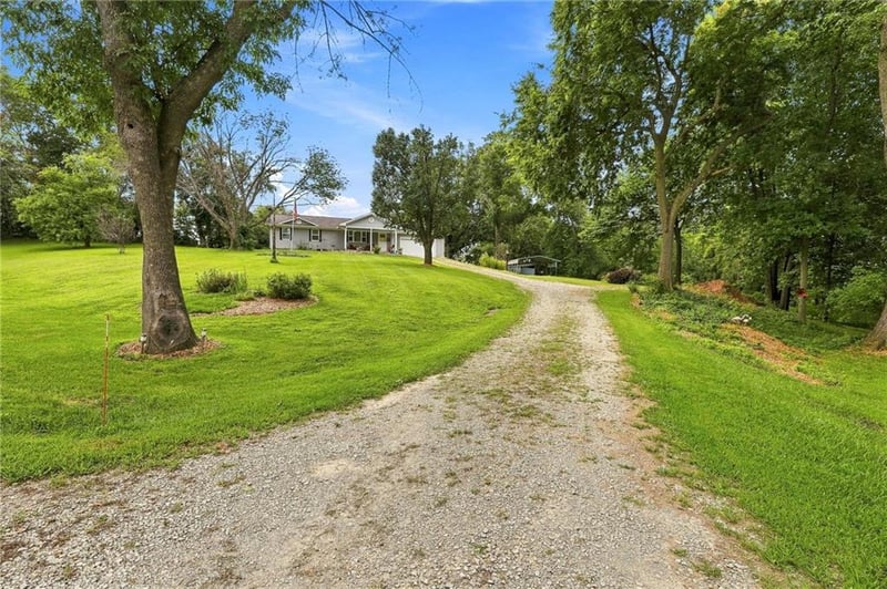422 NE 500 Rd, Warrensburg, MO 64093