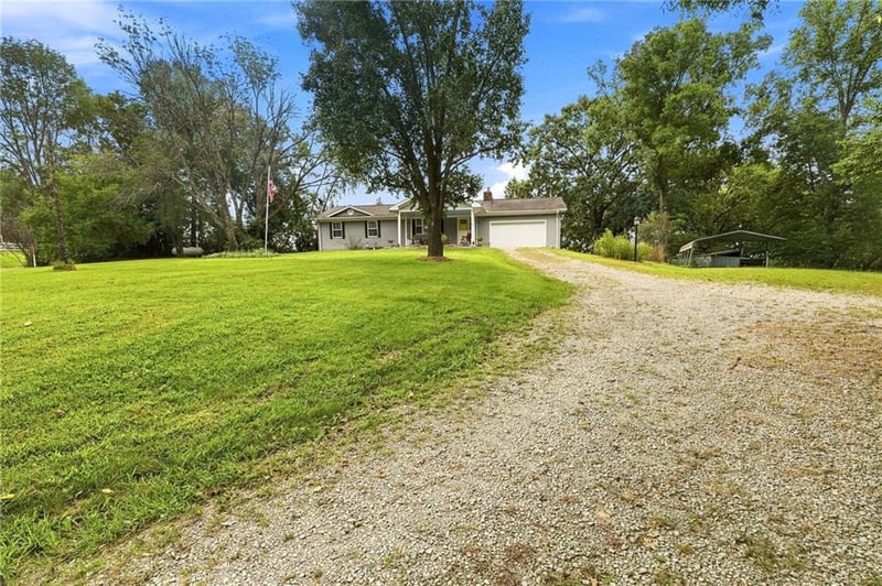 422 NE 500 Rd, Warrensburg, MO 64093