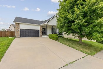 3901 Old Stagecoach Rd, Kansas City, MO 64154