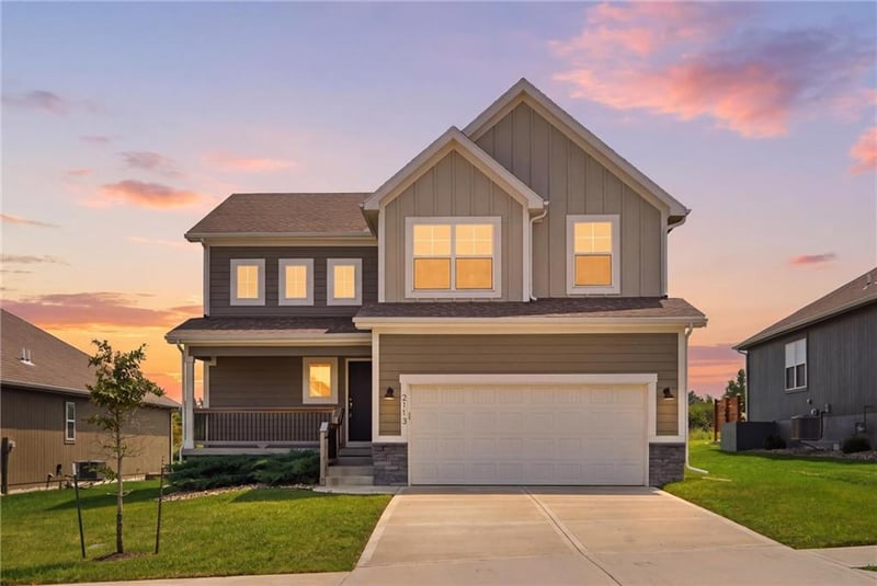 2113 Rutherford Dr, Lee's Summit, MO 64082