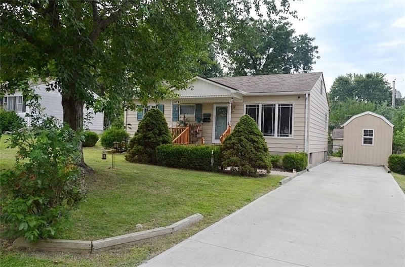 3609 54th St, Kansas City, MO 64119