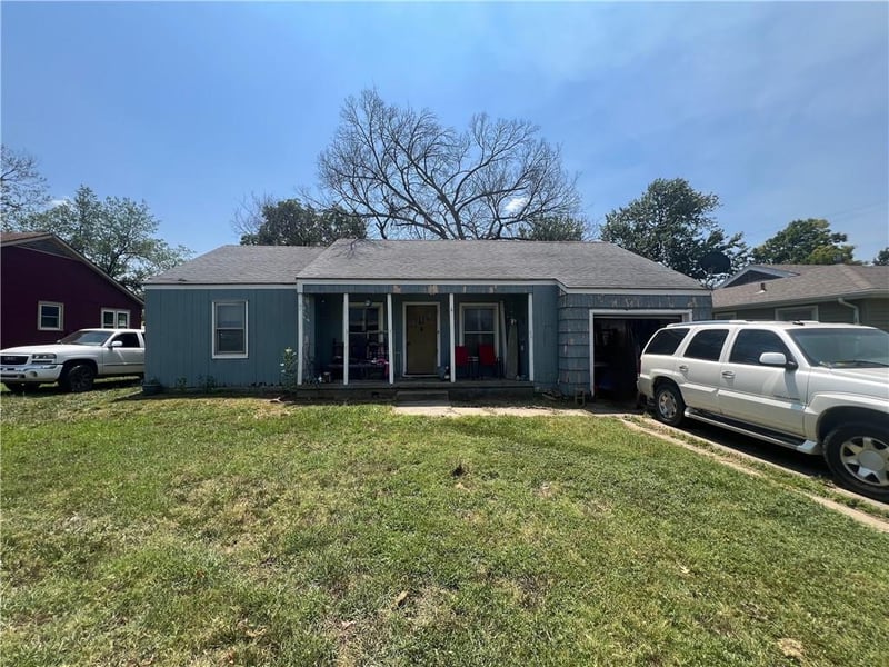 629 Oak St, Independence, KS 67301