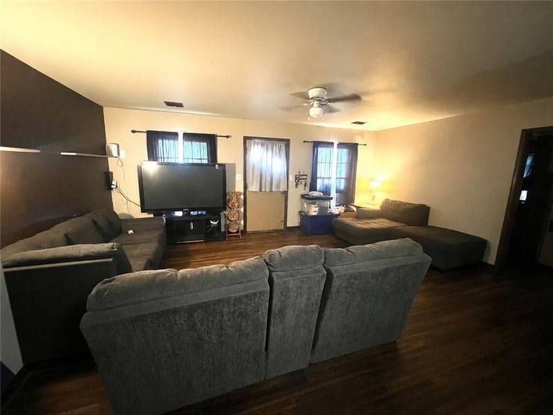 629 Oak St, Independence, KS 67301