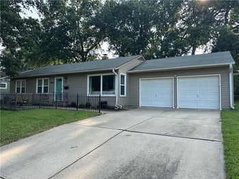 8608 Belleview St, Kansas City, MO 64114