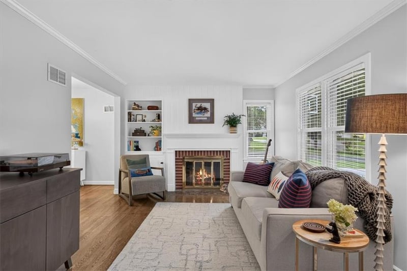 6710 Granada Ln, Prairie Village, KS 66208