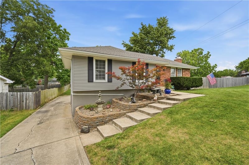 7928 N Euclid Ave, Kansas City, MO 64118