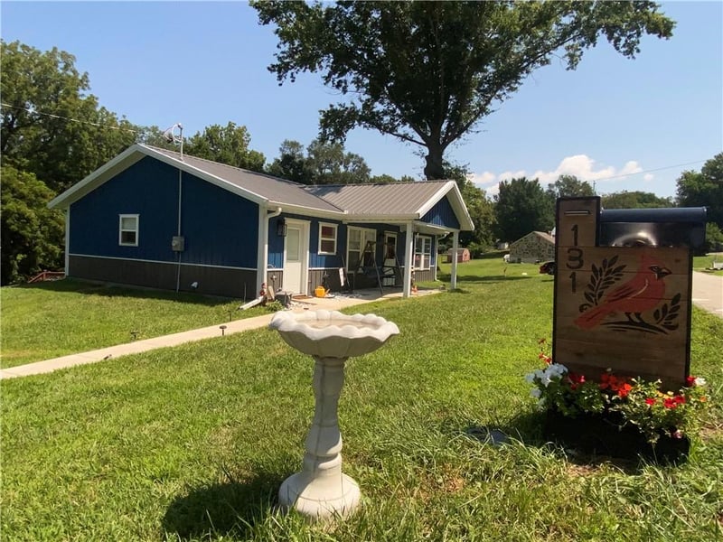 131 Tucker St, St Joseph, MO 64504