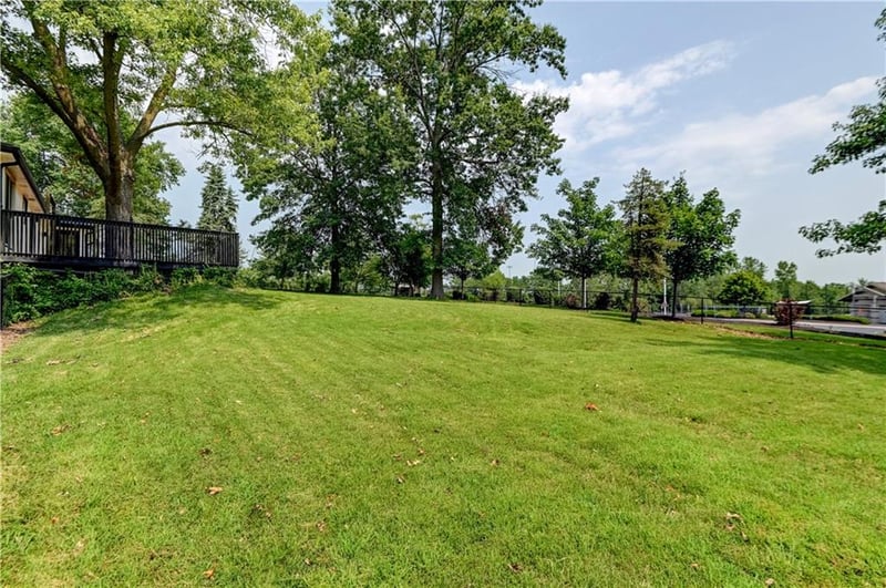 8717 Old Stagecoach Rd, Kansas City, MO 64154