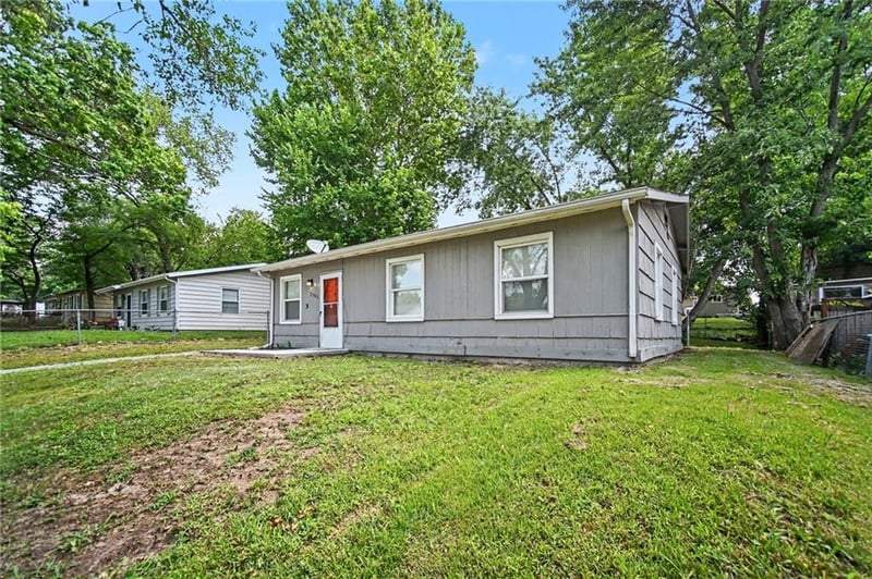 2701 48th Ter, Kansas City, KS 66106