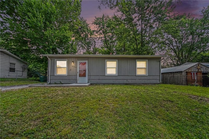 2701 48th Ter, Kansas City, KS 66106
