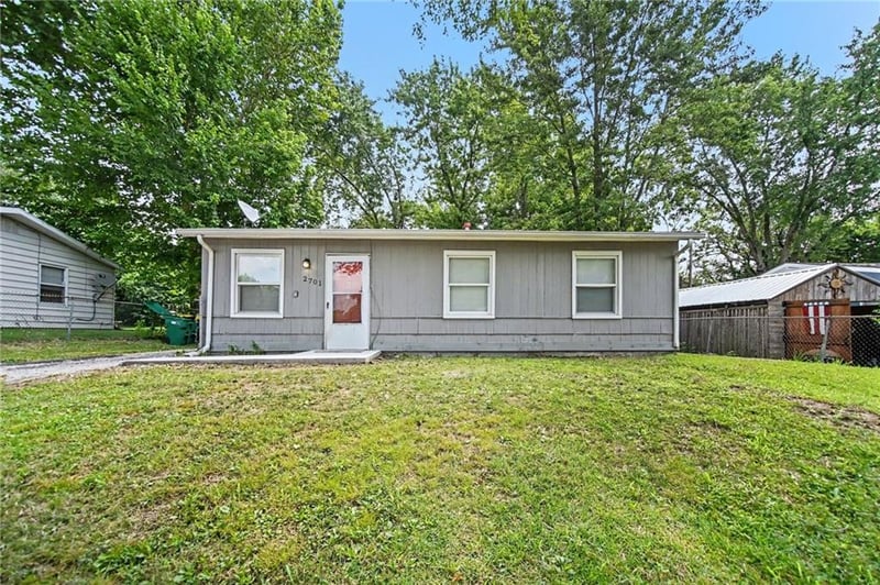2701 48th Ter, Kansas City, KS 66106
