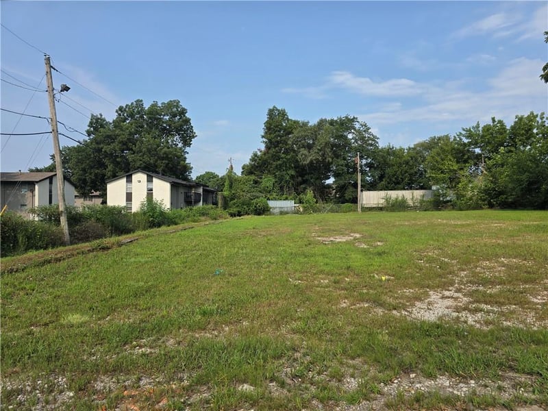 1206 Woodland Ave, Independence, MO 64050