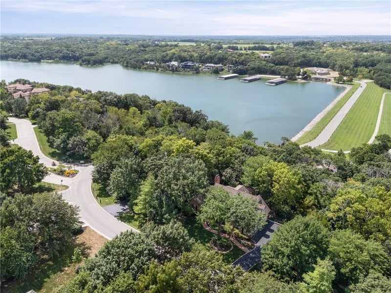 20 E Loch Lloyd Pw, Loch Lloyd, MO 64012