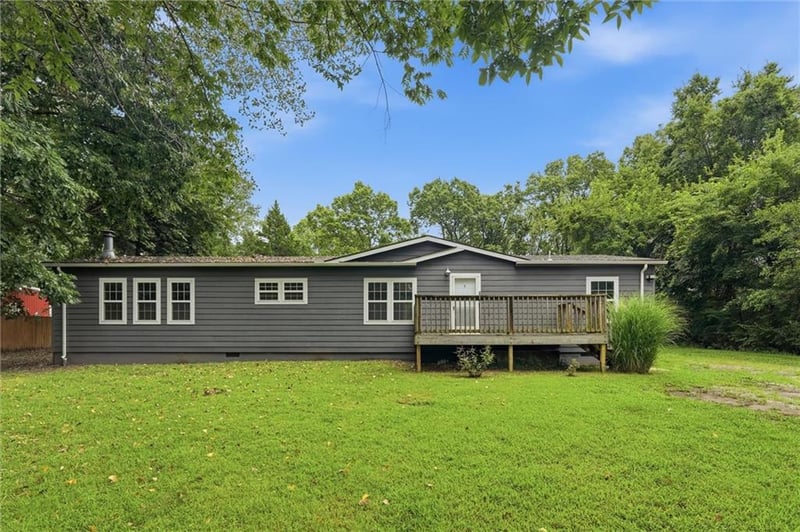 911 141st St, Bonner Springs, KS 66012