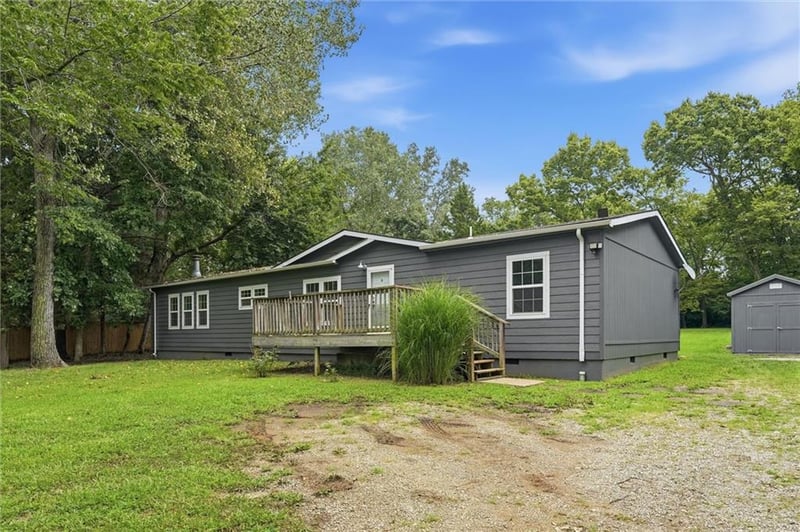 911 141st St, Bonner Springs, KS 66012