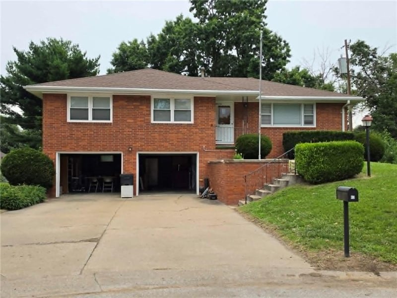62 Jaguar Cir, St Joseph, MO 64506
