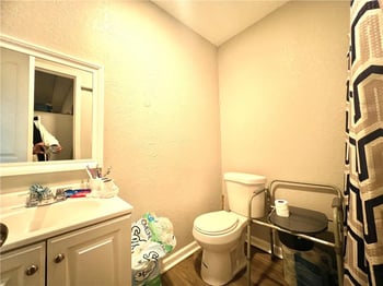 3012 College Ave, Kansas City, MO 64128