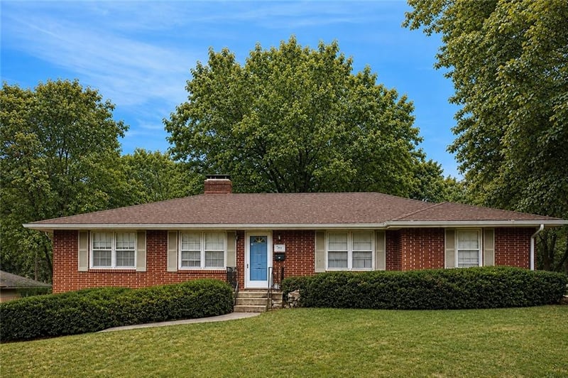 10711 67th St, Shawnee, KS 66203