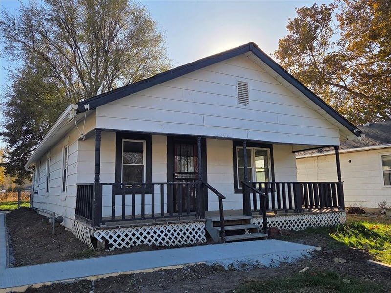 1006 Cliff St, St Joseph, MO 64504