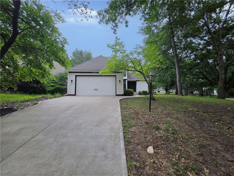 11695 Bradshaw St, Overland Park, KS 66210