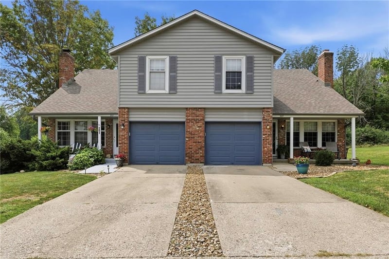 203 Foxwood Dr, Raymore, MO 64083