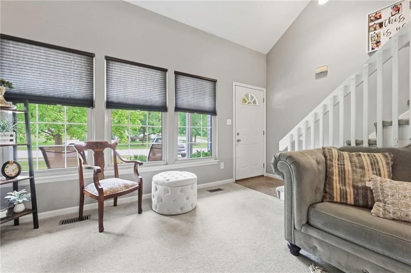 203 Foxwood Dr, Raymore, MO 64083
