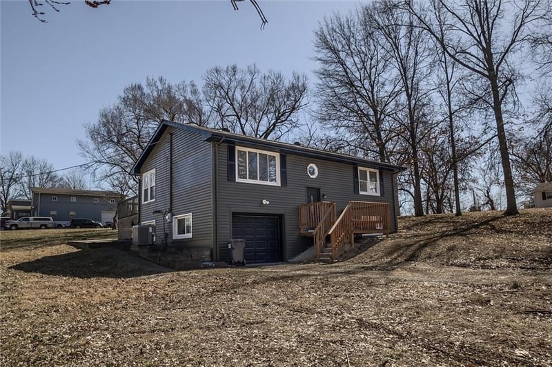 12911 Porter Rd, Kansas City, MO 64152