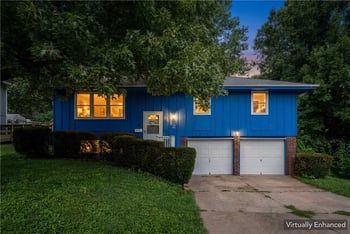 9812 Hillcrest Rd, Kansas City, MO 64134