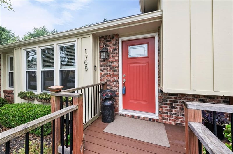 1705 Pine Cir, Blue Springs, MO 64014