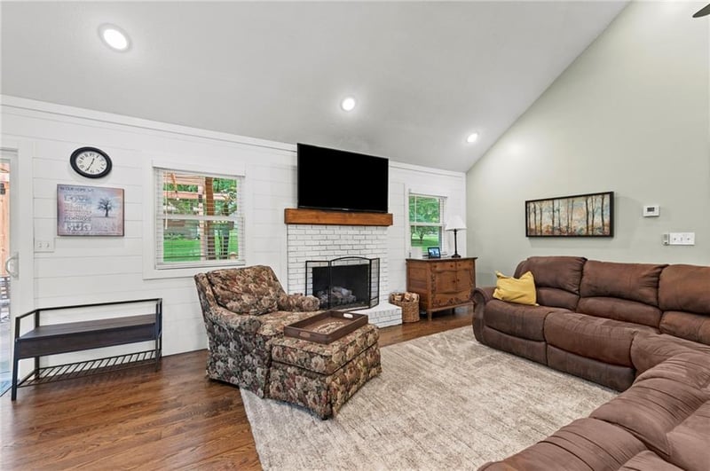 1705 Pine Cir, Blue Springs, MO 64014