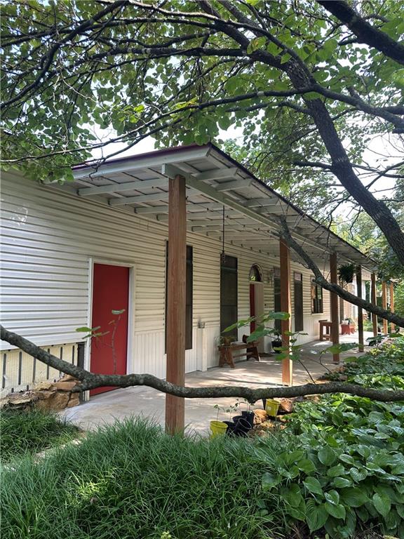 321 1071st Rd, Centerview, MO 64093