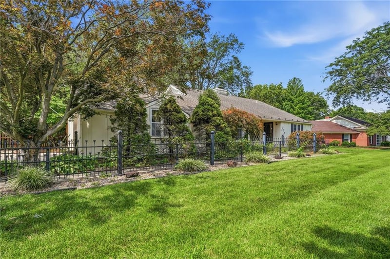 11715 Markham Rd, Independence, MO 64052