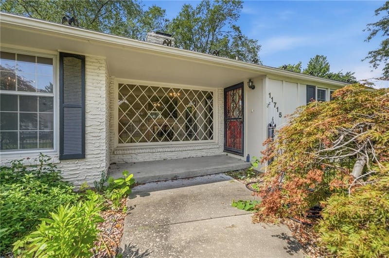 11715 Markham Rd, Independence, MO 64052