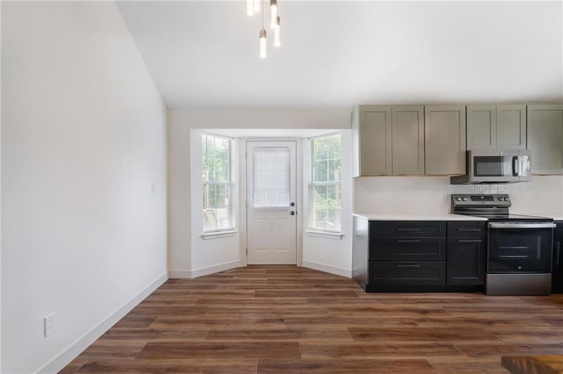 1005 SE Bridgehampton Way, Lee's Summit, MO 64081