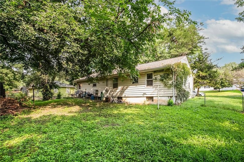 10905 E 62nd Ter, Raytown, MO 64133