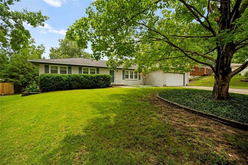 1601 NE 77th St, Kansas City, MO 64118