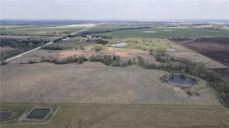 919 Juneberry Rd, Burlington, KS 66839