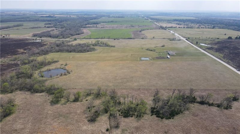 919 Juneberry Rd, Burlington, KS 66839