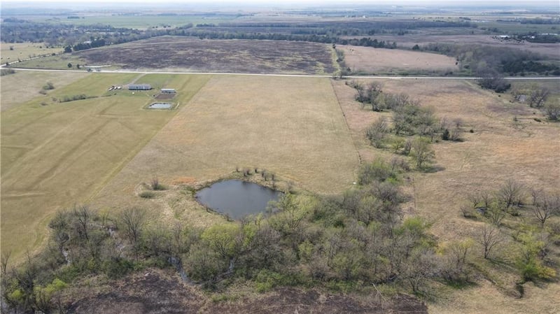 919 Juneberry Rd, Burlington, KS 66839