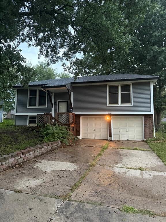 11931 Manchester Ave, Grandview, MO 64030