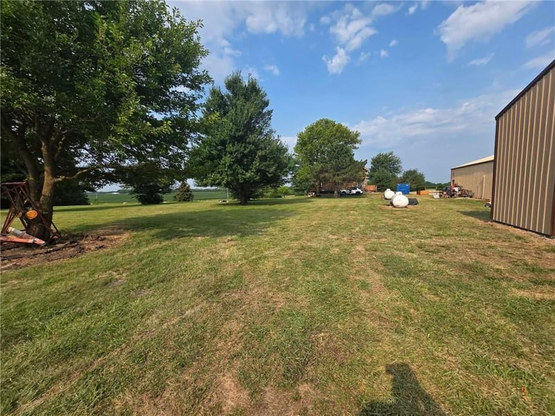 5647 Mccomas Ln, Plattsburg, MO 64477