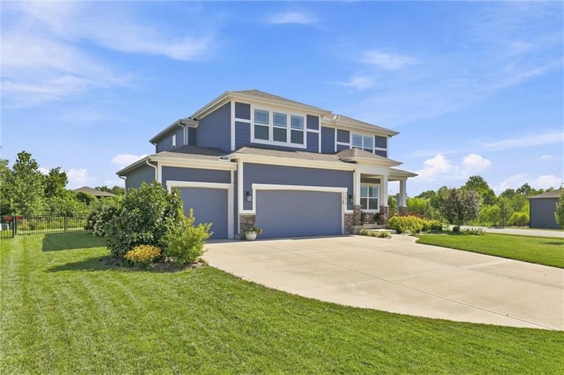 18910 W 189th St, Spring Hill, KS 66083
