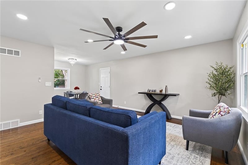 3016 Porter Rd, Independence, MO 64055