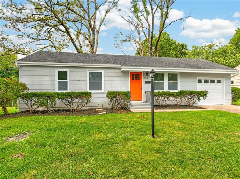 3016 Porter Rd, Independence, MO 64055