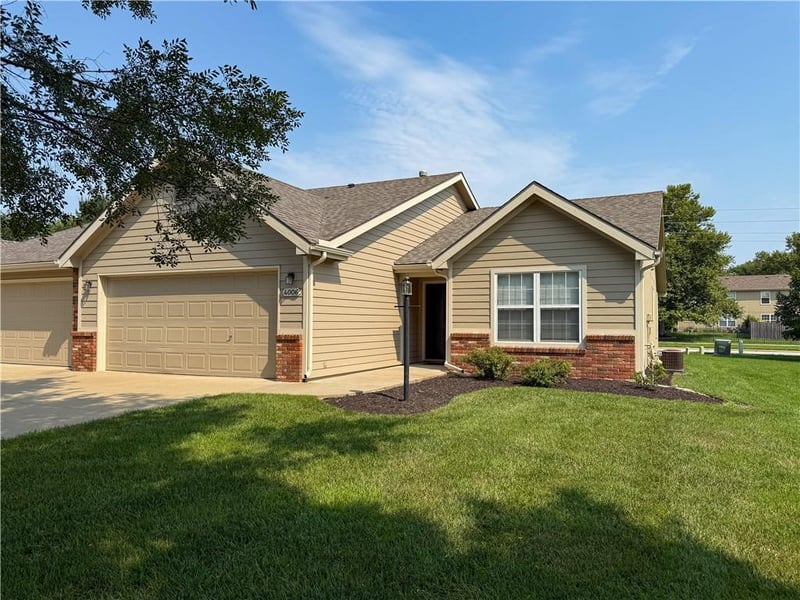 4006 Mistletoe Ct, Lawrence, KS 66047