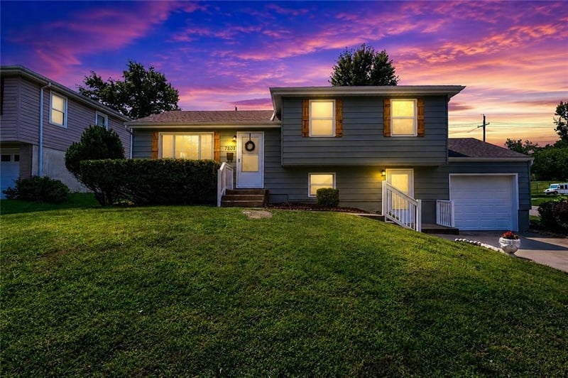 7801 San Rafael Dr, Kansas City, MO 64119