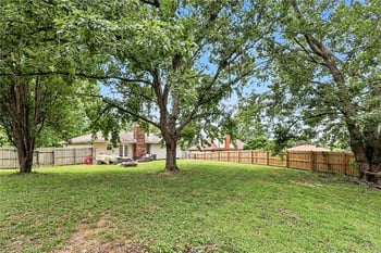 7013 N Winan Ave, Kansas City, MO 64152