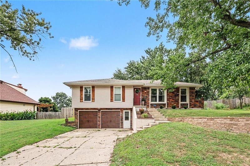 7013 Winan Ave, Kansas City, MO 64152