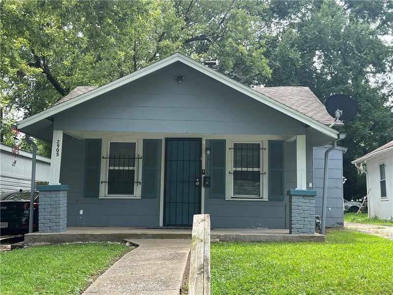 2905 61st St, Kansas City, MO 64130