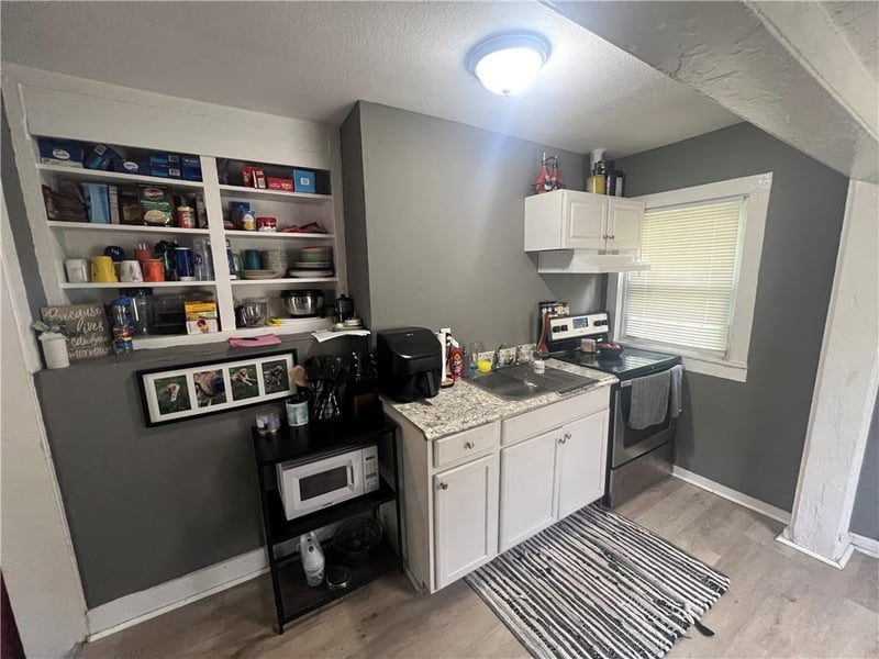 2905 61st St, Kansas City, MO 64130